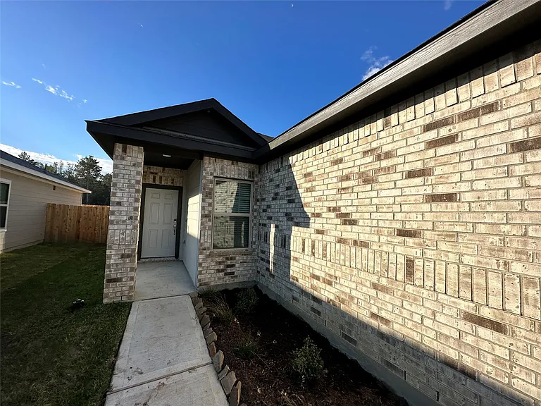 16504 Moss Ln — Photo 1
