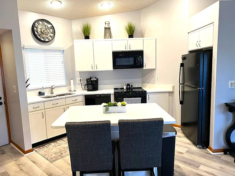 4801 Casablanca Cir — Photo 7