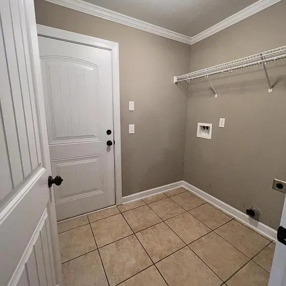 813 Dixie Dr — Photo 7