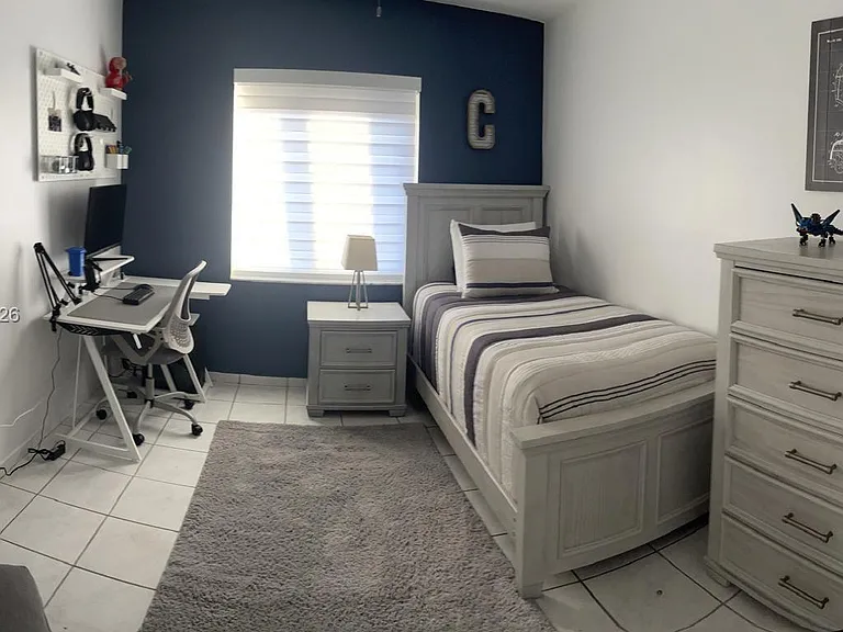 4533 SW 143rd Pl — Photo 8