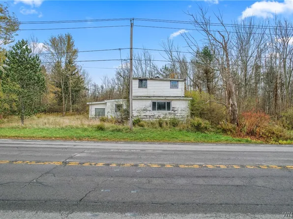 10733 Erie Rd, Irving, NY 14081