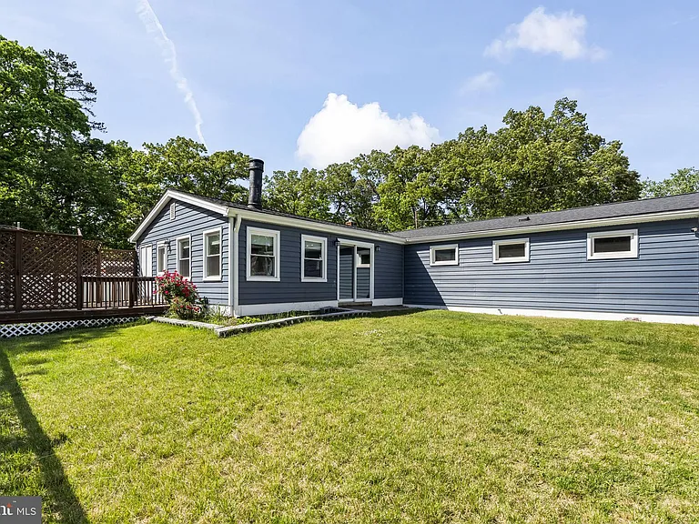 8005 Woodholme Cir — Photo 31