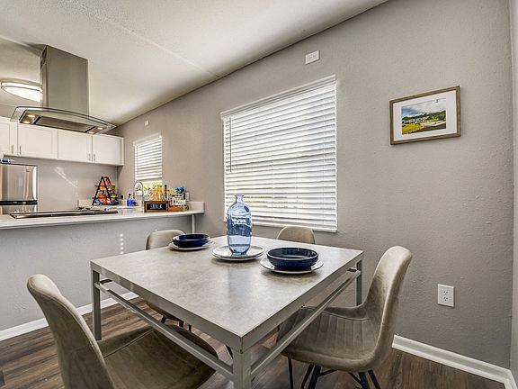 5th image of 4009 N Howard Ave #10-105