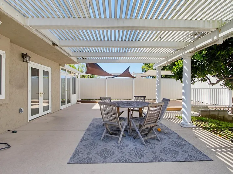 2039 Lemon Ave — Photo 34