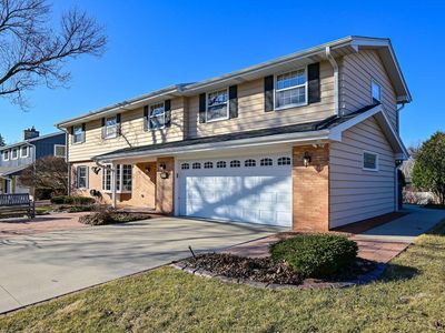 12020 Meadow COURT, Wauwatosa, WI, 53222