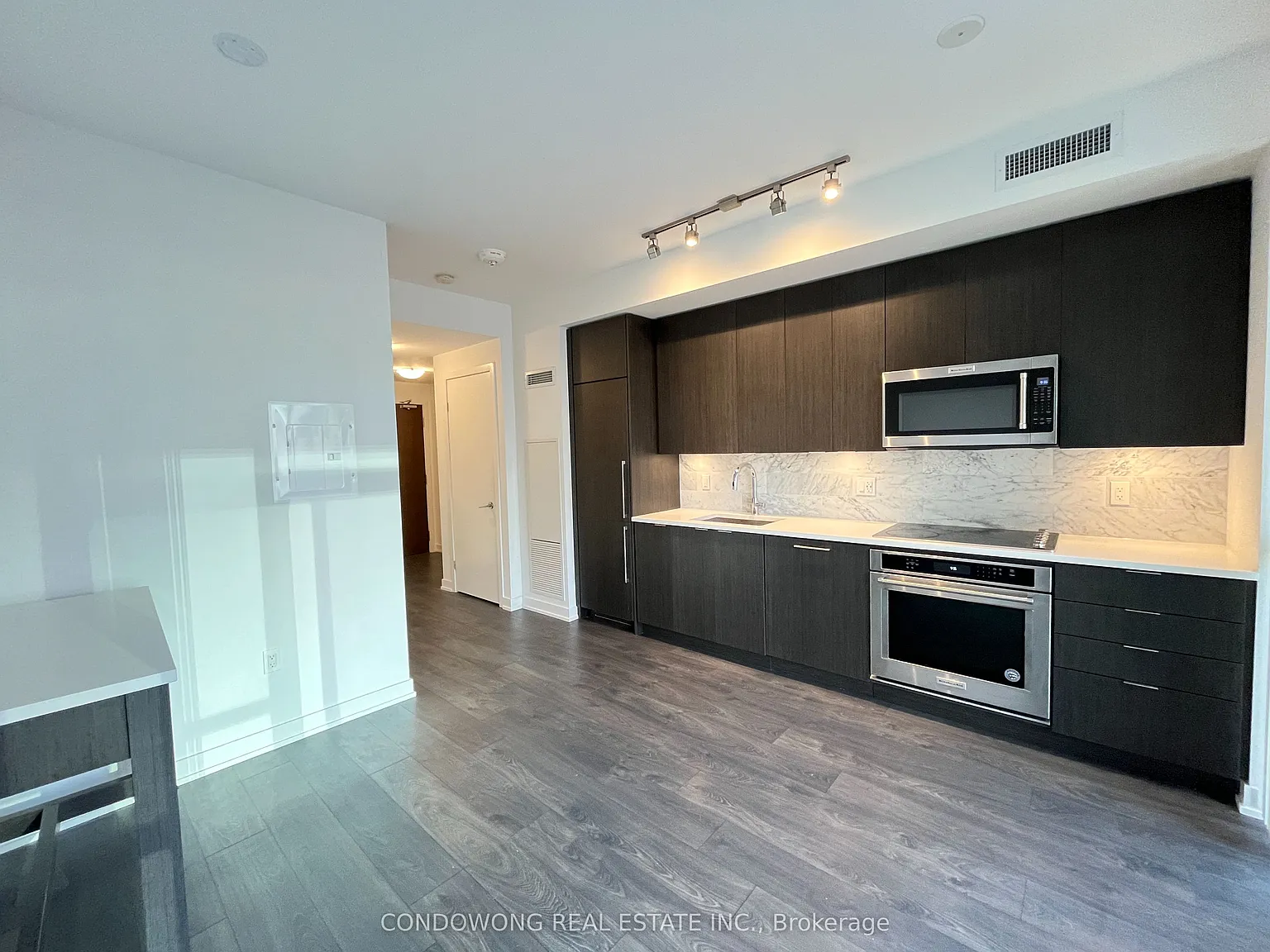 Studio, $2,050 — Photo 2