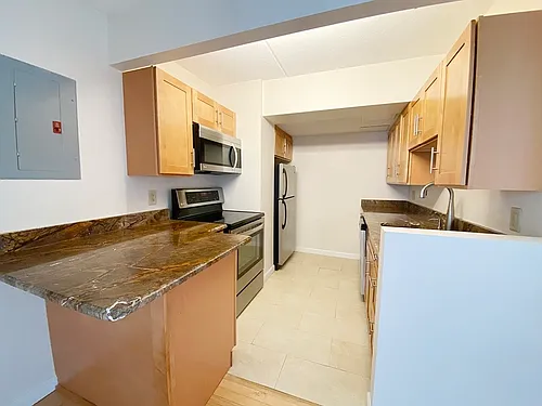108 Peterborough St #3H Photo 1