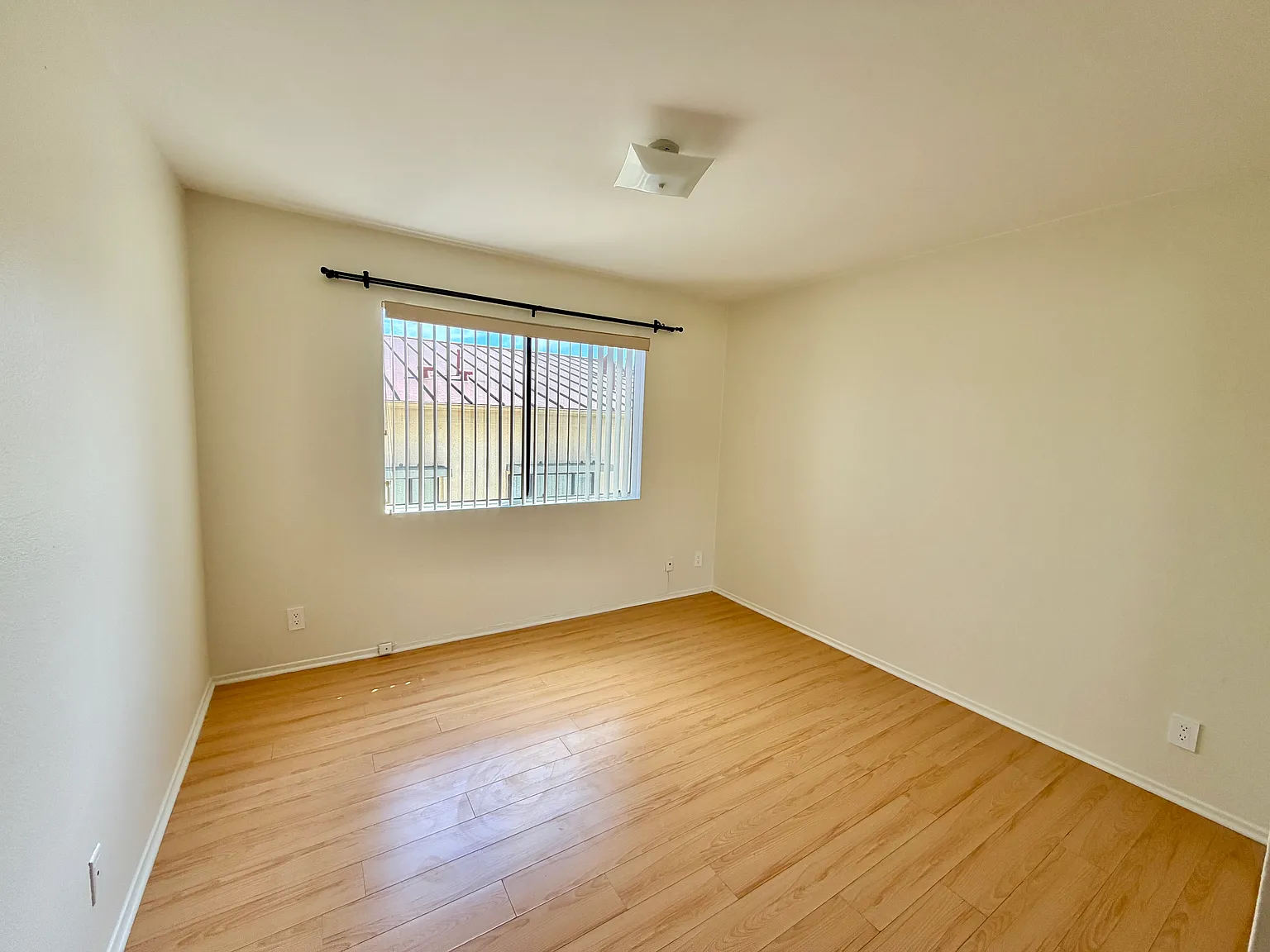2 bed, 1046 sqft, $2,950 — Photo 2