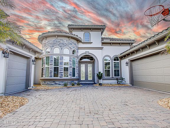 4th image of 808 E DORCHESTER Drive