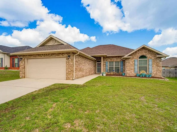 2400 Bentley Oaks Dr, Cantonment, FL 32533