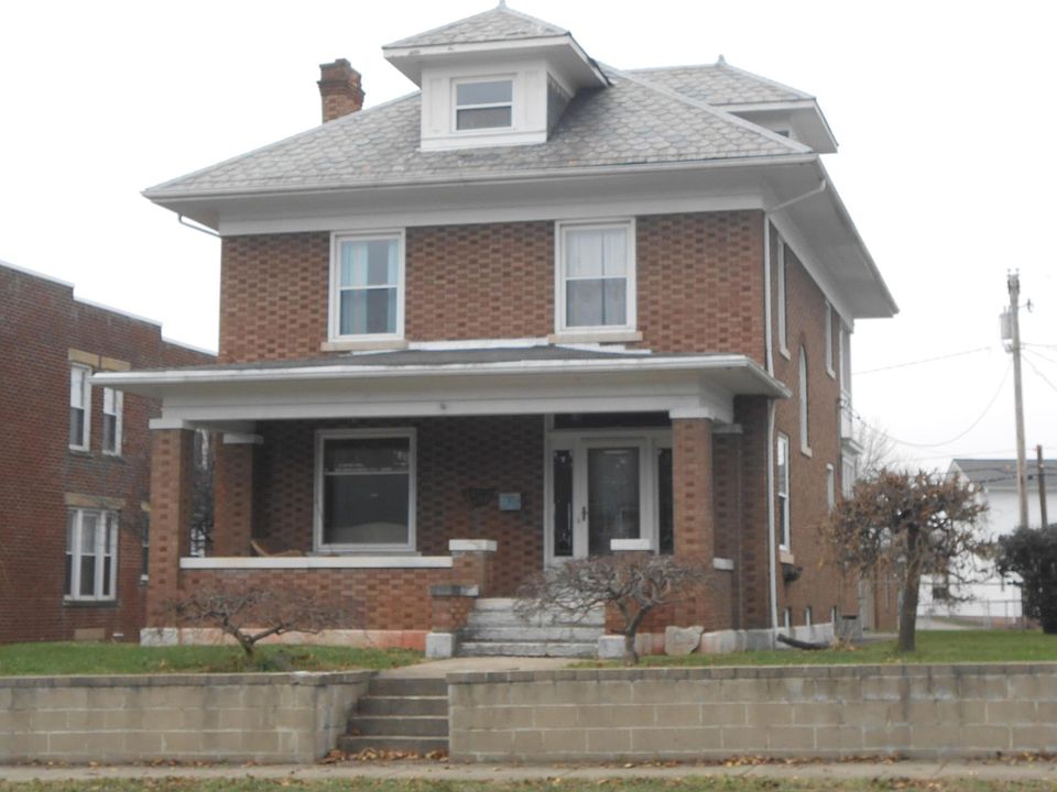 1st image of 597 N Court St