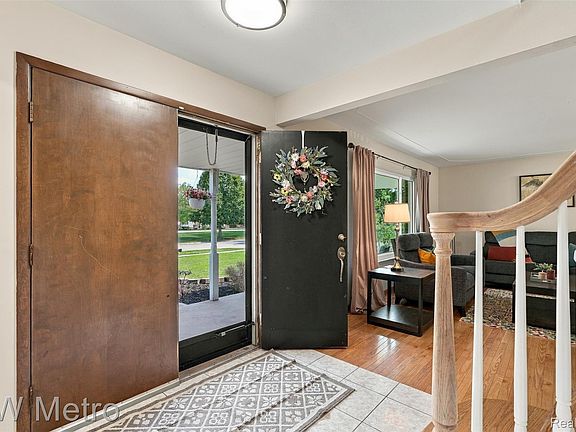 3rd image of 3863 Lawson Dr