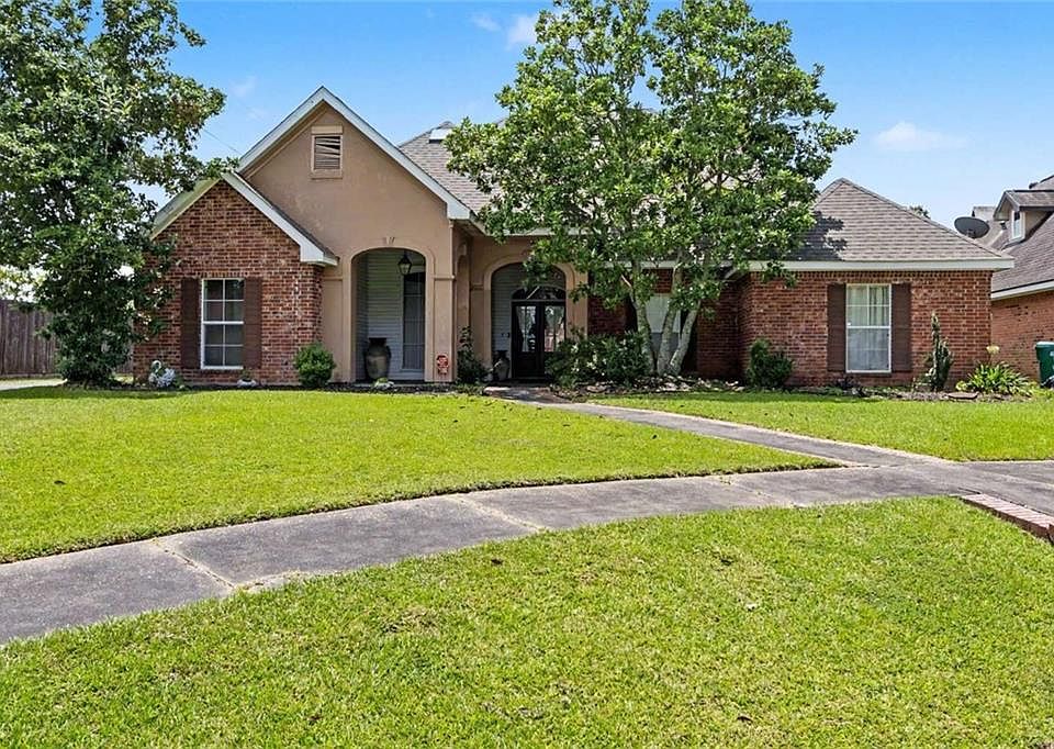 1st image of 108 Windham Cir