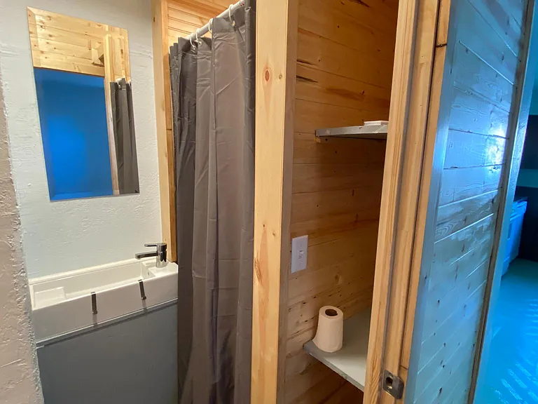 1ST FLOOR BATHROOM