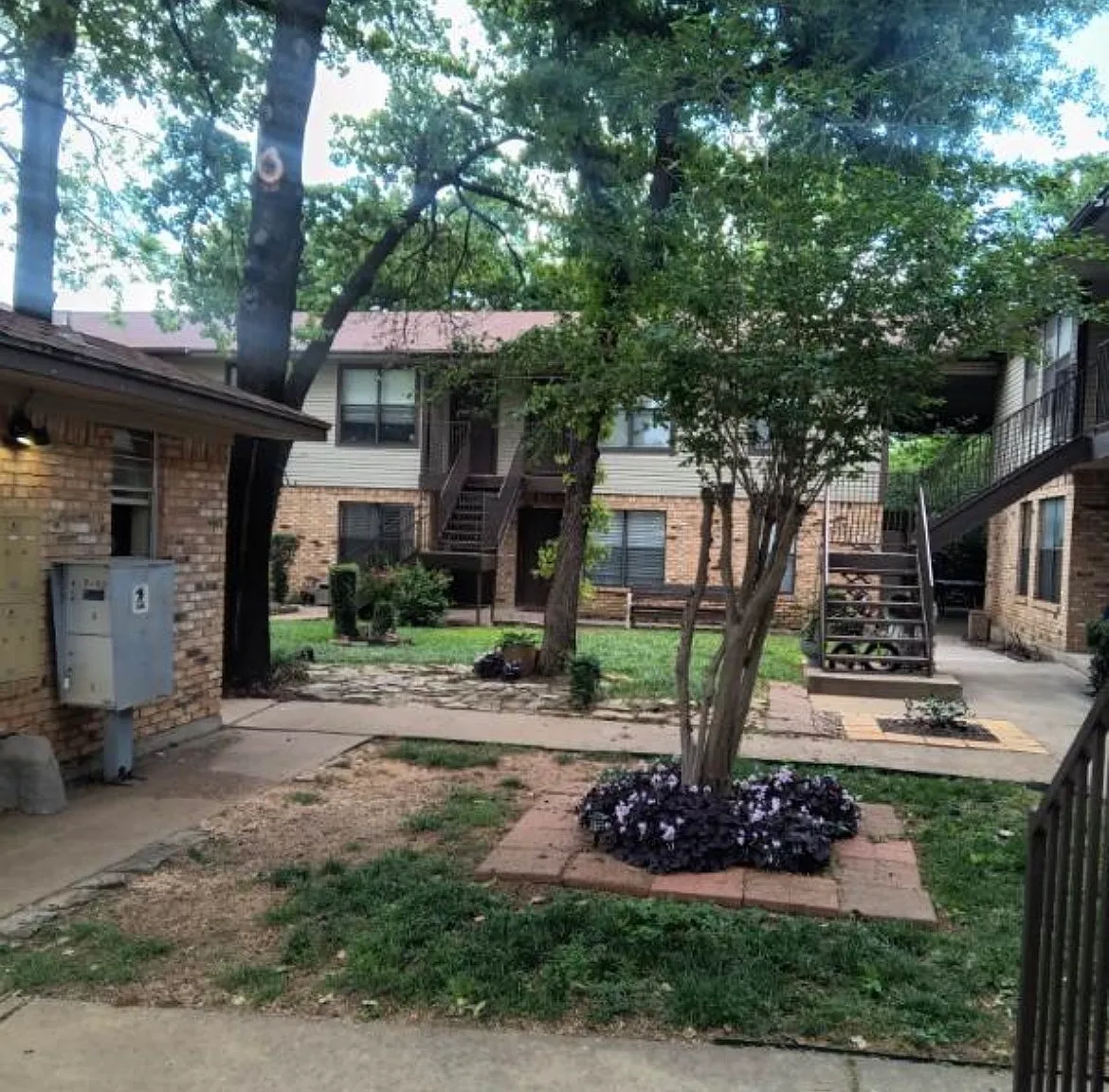 326 Peach St — Photo 4