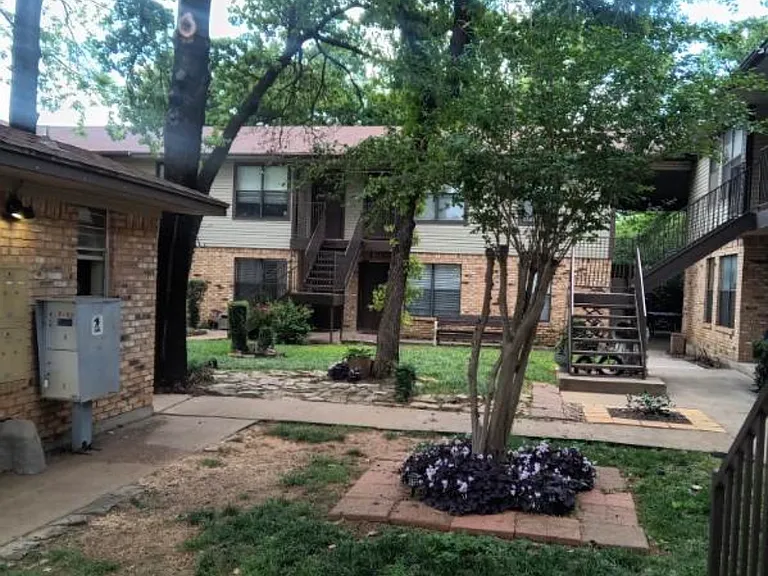 326 Peach St — Photo 4