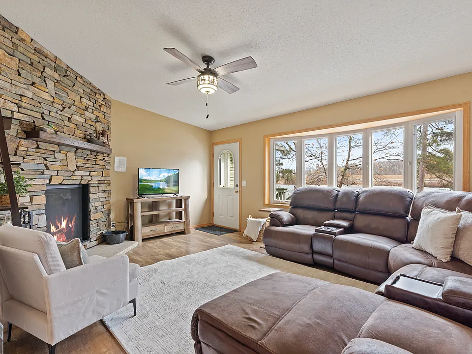 27092 Pine Cone Ln