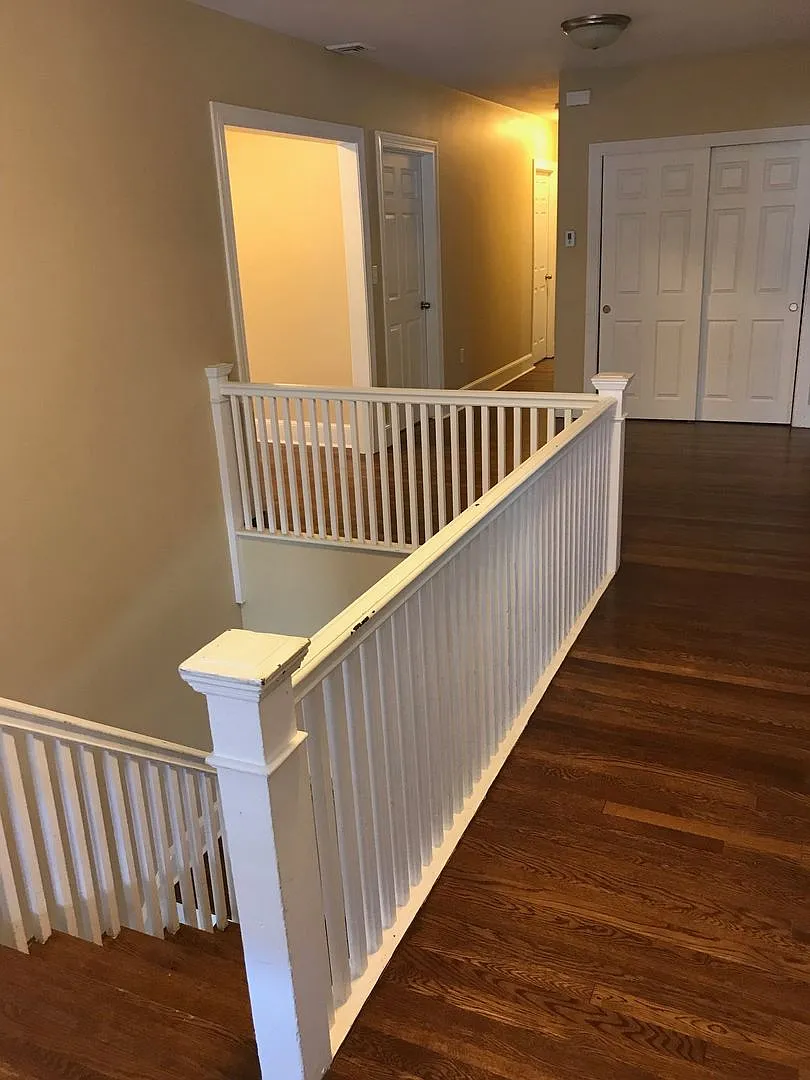 Charming 4 Bedroom — Photo 4