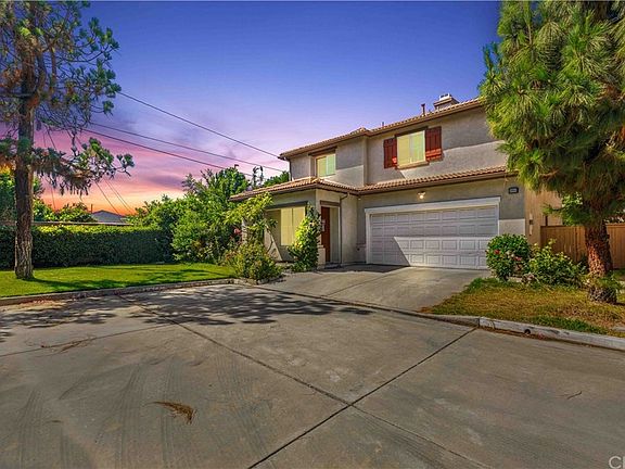 2nd image of 2943 Spruce Ct