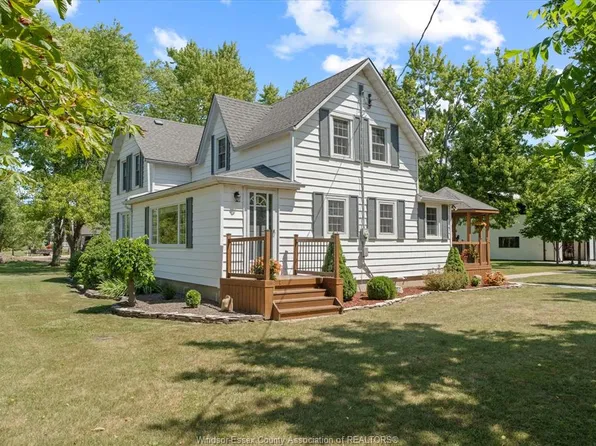768 W Belle River Rd, Lakeshore, ON N8L 1K8