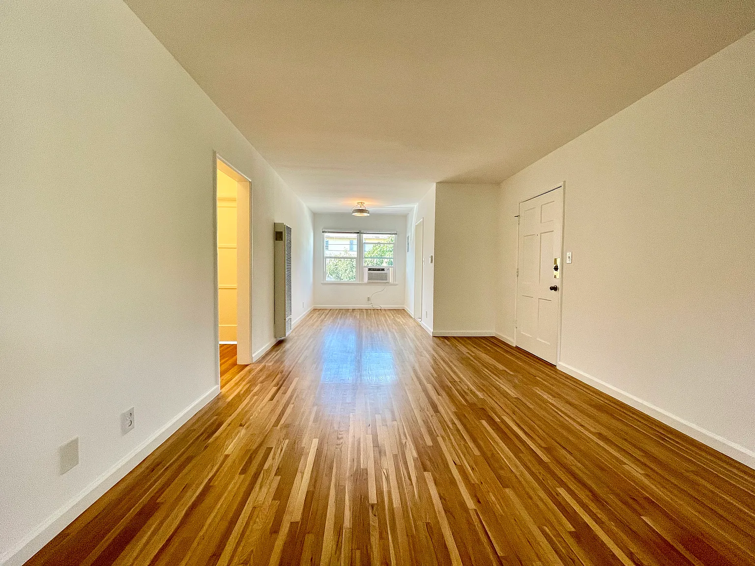 1 bed, 700 sqft, $2,195 — Photo 1