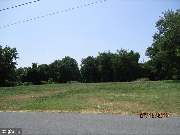 5th image of 402 Truitt Ave