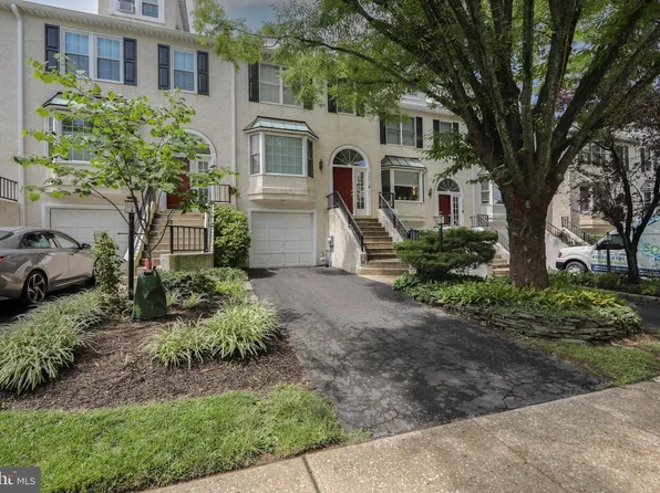 3051 Mitchell Ct, Lafayette Hill, PA 19444