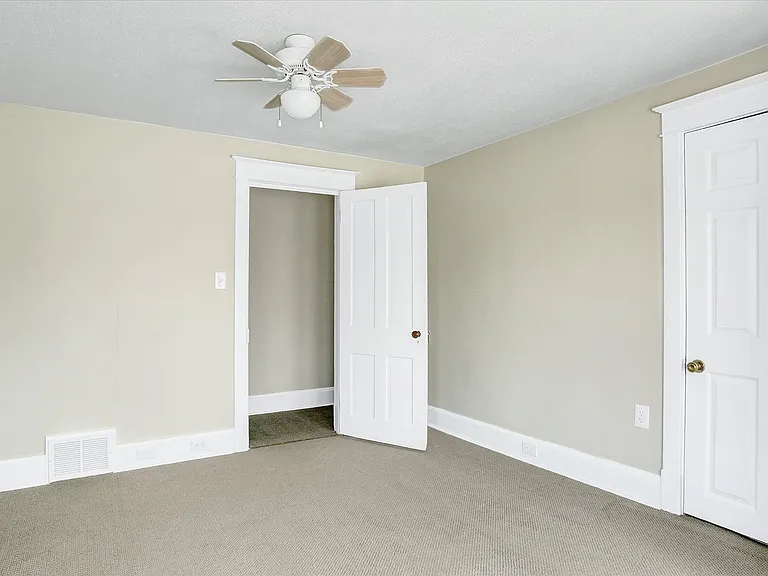 319 N 2nd St #1 — Photo 15