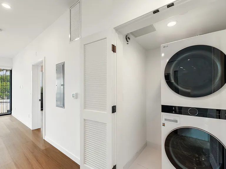 TALA Residences at 829 Larrabee Street — Photo 30