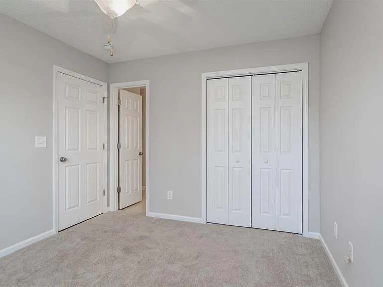 129 Crickhollow Cir — Photo 5