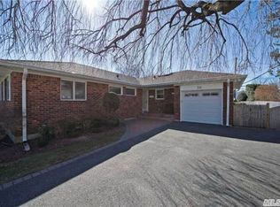 30 Joyce Rd, Plainview, NY 11803