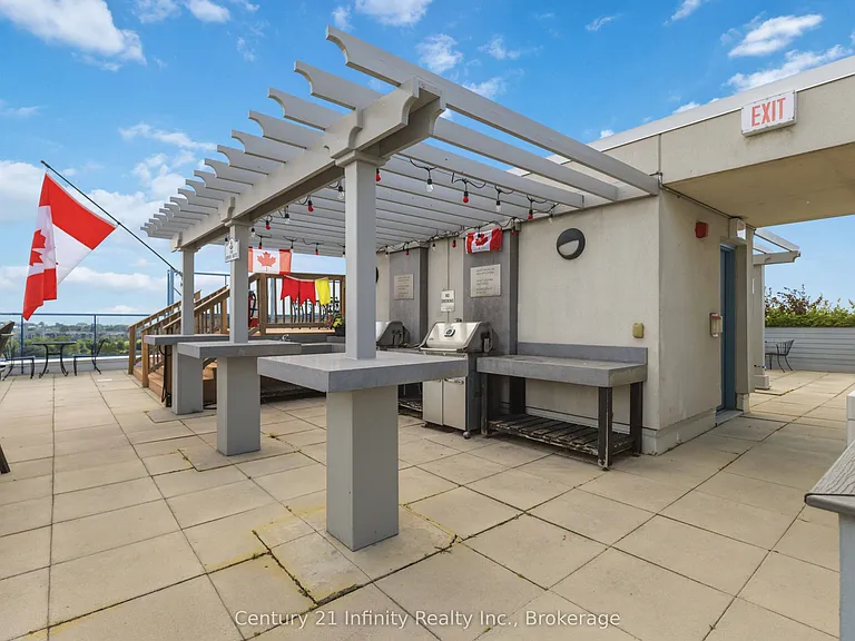 340 Watson St W #510 — Photo 32