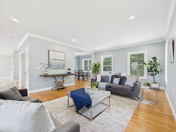 2nd image of 24 Marion St