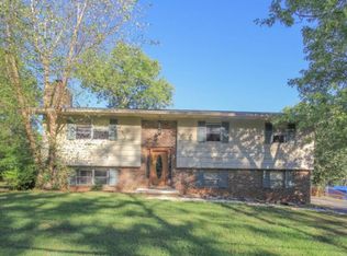 832 Sanders Rd, Knoxville, TN 37923