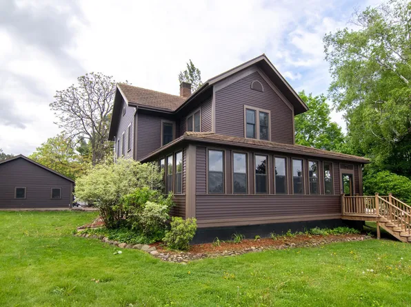 203 Pine St, Glenwood City, WI 54013