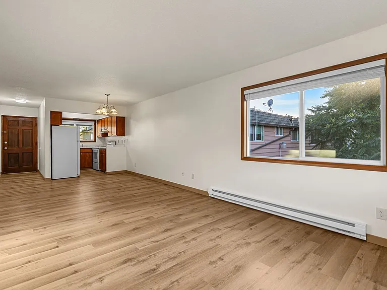 2947 SE Washington St — Photo 4