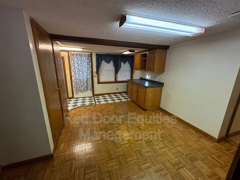 1 bed, 1.5 bath, $1,100 — Photo 2