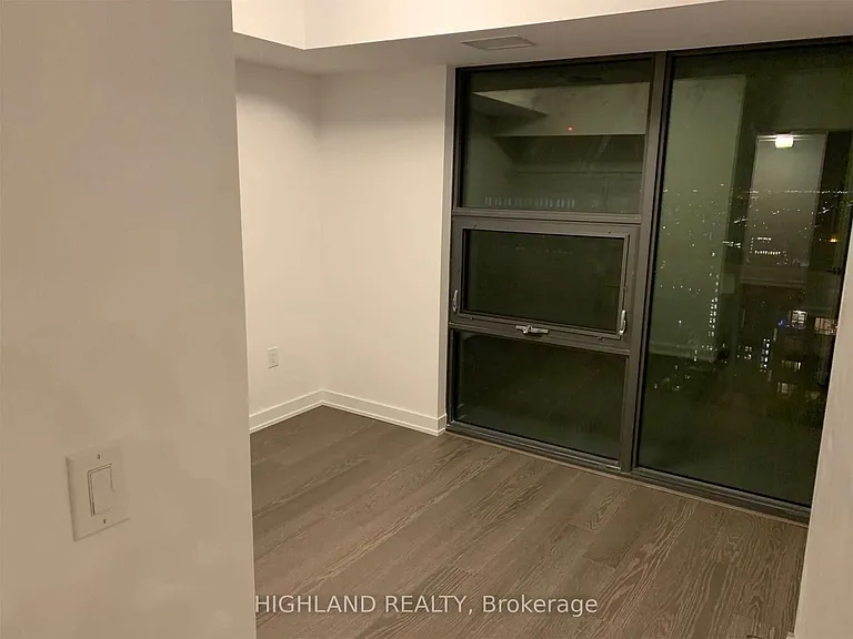11 Wellesley St W #3206 — Photo 3