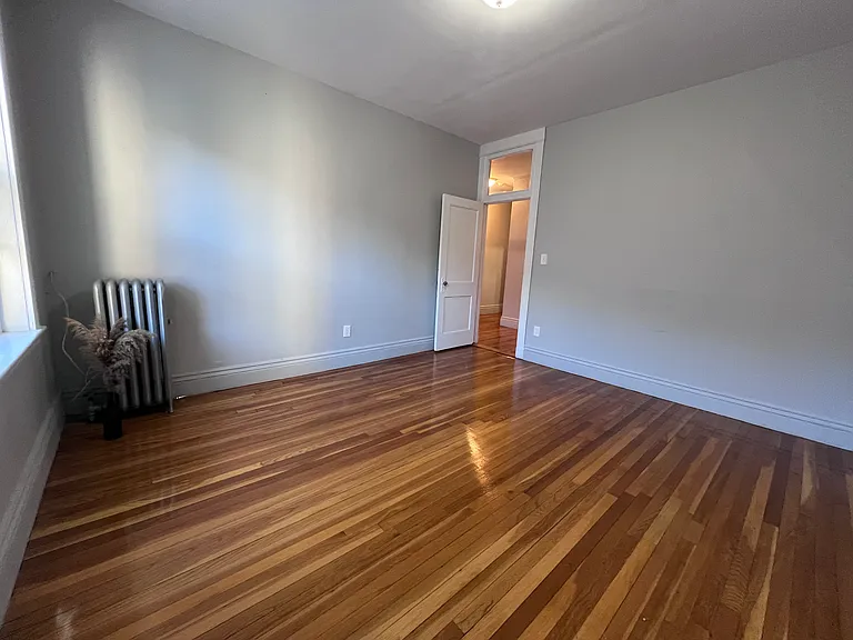 376 Riverway #9 — Photo 6