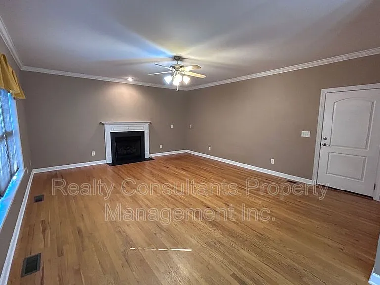 4540 Pebble Lake Dr — Photo 17
