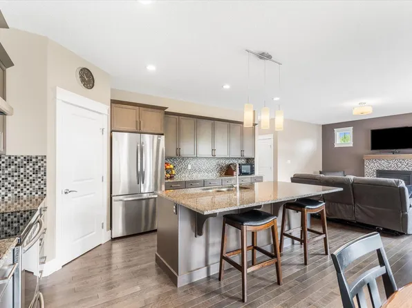 5749 56a St, Beaumont, AB T4X 0G1