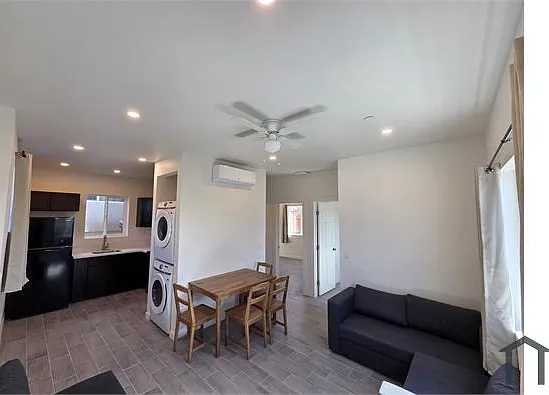 841 Winston Dr — Photo 6