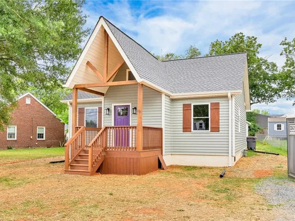 315 Acme St, Reidsville, NC 27320