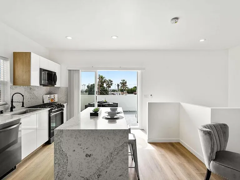 4963 Jumano Ave — Photo 17