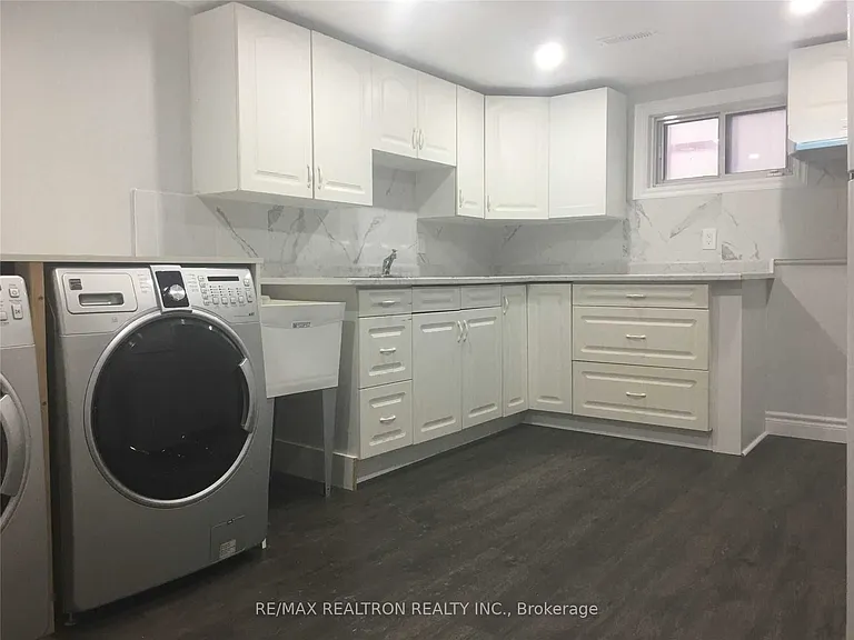 330 Gells Rd #LOWER — Photo 8