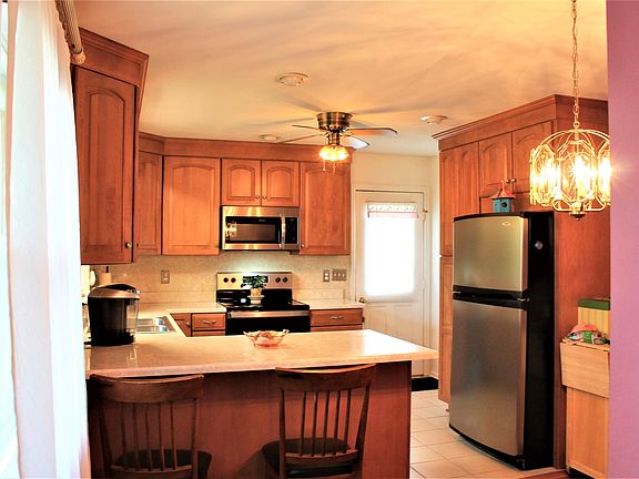 4th image of 6330 Nell Dr