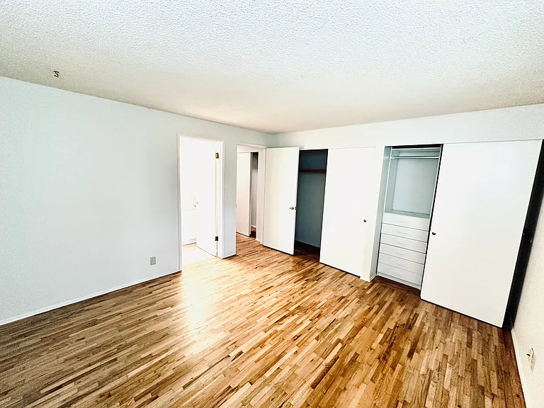 16675 SE 17th St — Photo 11
