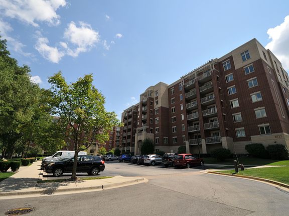 4th image of 8747 W Bryn Mawr Ave APT 704
