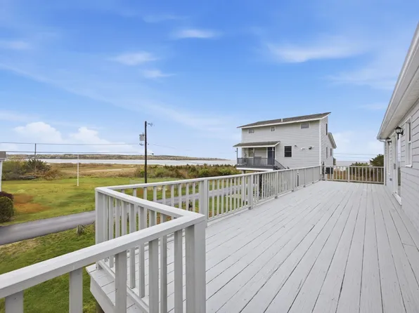 192 Swifts Beach Rd, Wareham, MA 02571