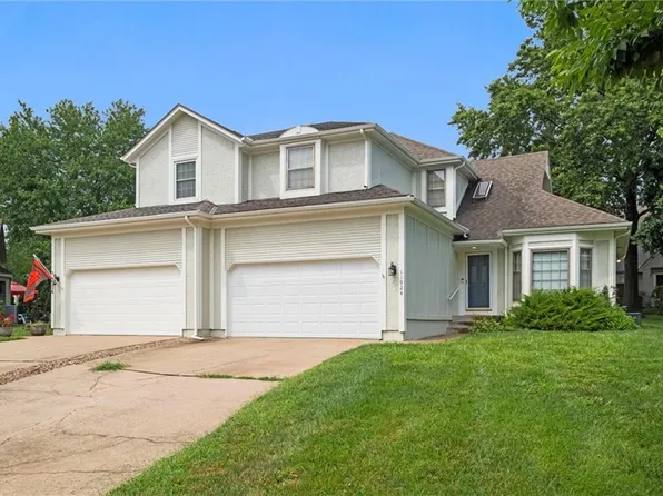 11924 Grandview St, Overland Park, KS 66213